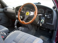 JDM Hilux Surf Diesel Turbo : Interior view
